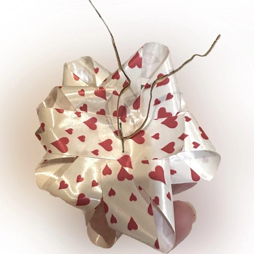 VTG 1990 HEART PRINT RIBBON BOW WHITE RED VALENTINE ENGAGEMENT ANNIVERSARY GIFT